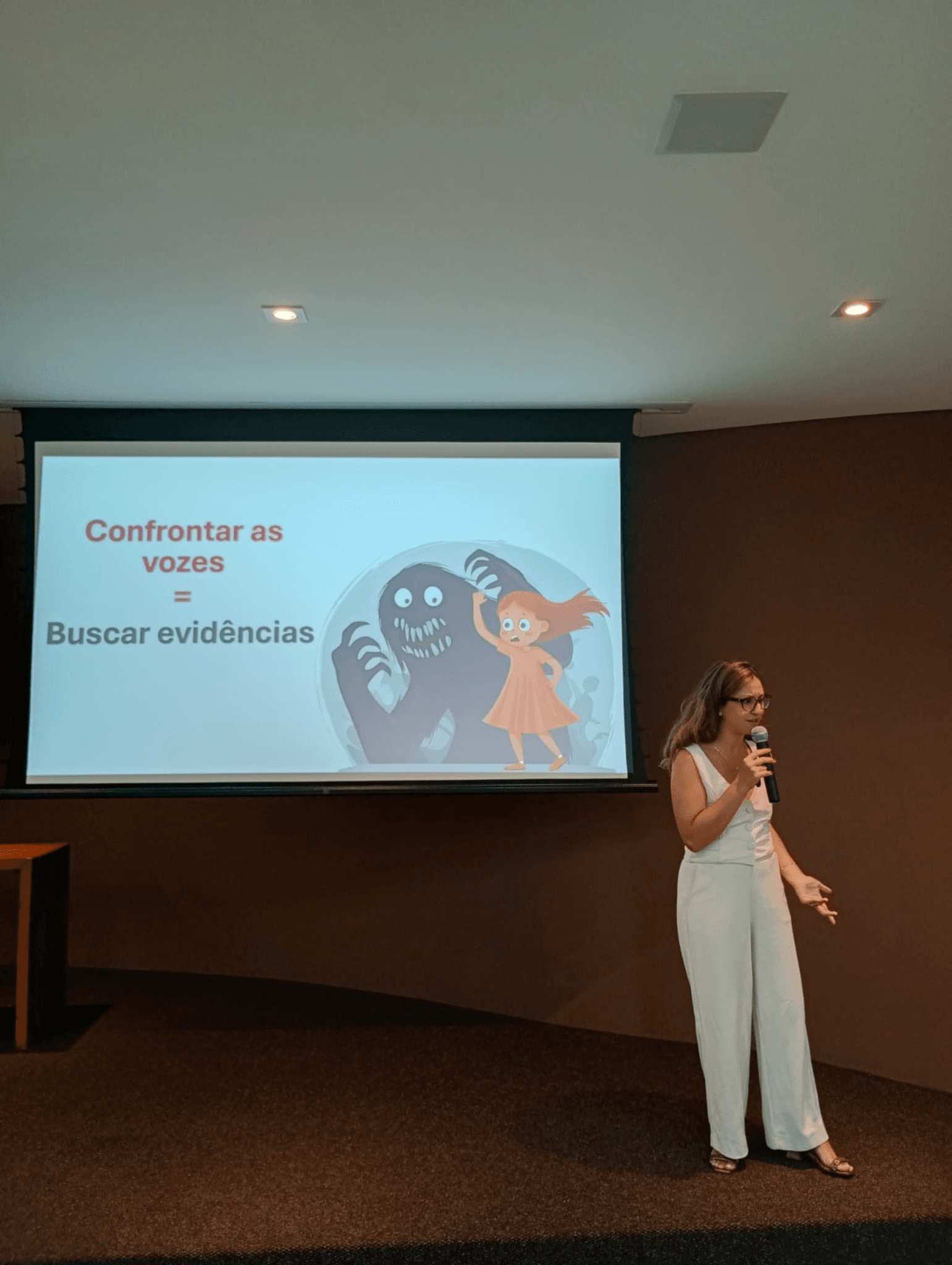 Gabriela Arná em palestra
